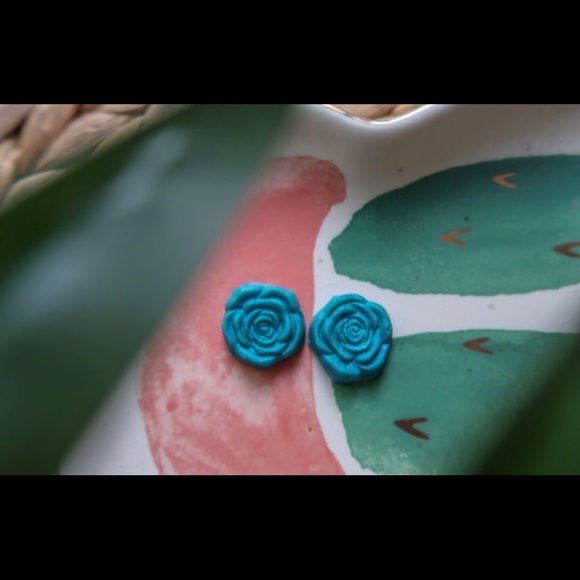 Meet your Posher, Stephanie - Picture 2 of 2